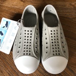 NWT Native Shoes dupes grey c8